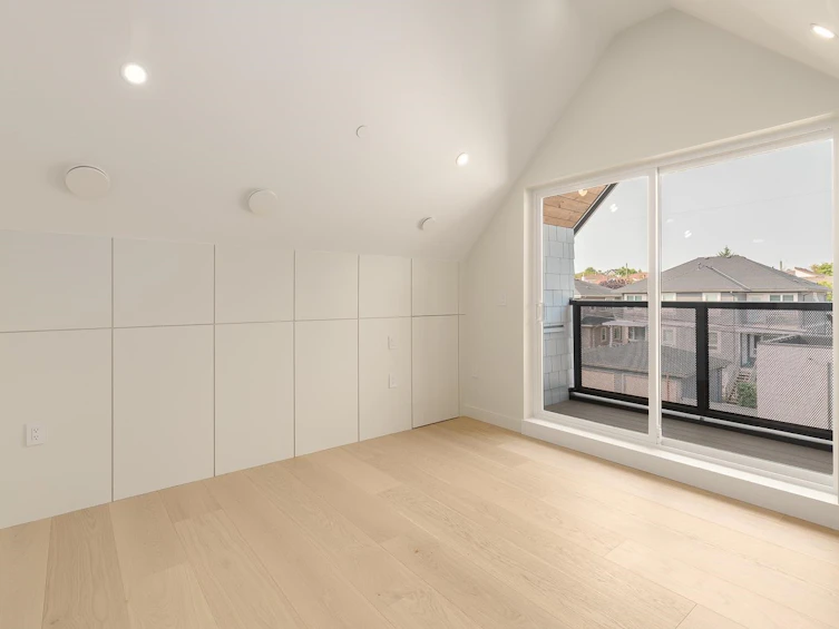 5407 Wales Street, Vancouver, BC, V5R 3M9 - 8