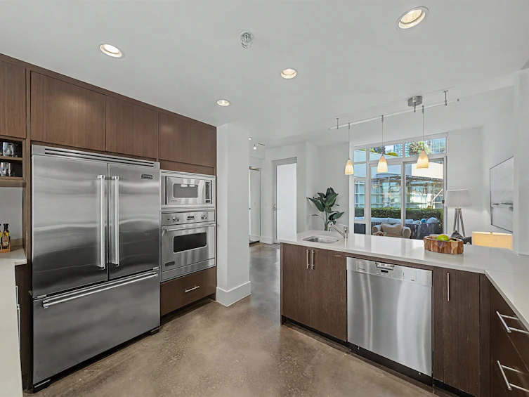 TH A-1199 Marinaside Crescent, Vancouver, BC, V6Z 2Y2 - 11