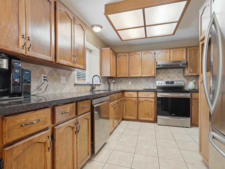 12316 Southpark Crescent, Surrey, BC, V3X 2C1 - 10