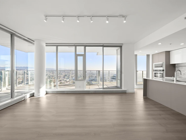 2402-8031 Nunavut Lane, Vancouver, BC, V5X 0C9