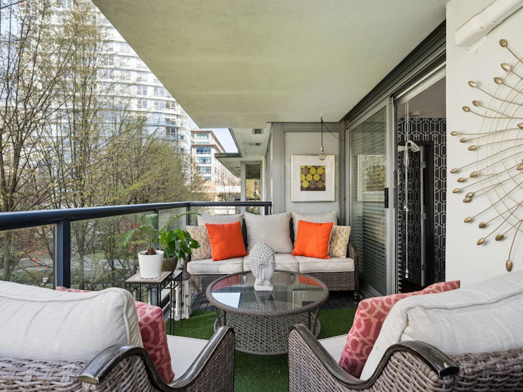 310-939 Expo Boulevard, Vancouver, BC, V6Z 3G7 - 2