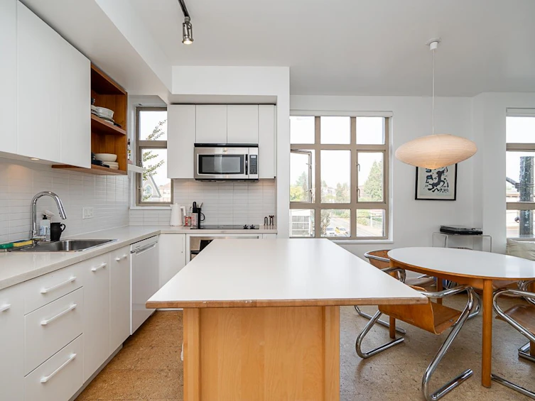 303-2828 Main Street, Vancouver, BC, V5T 3G2 - 5