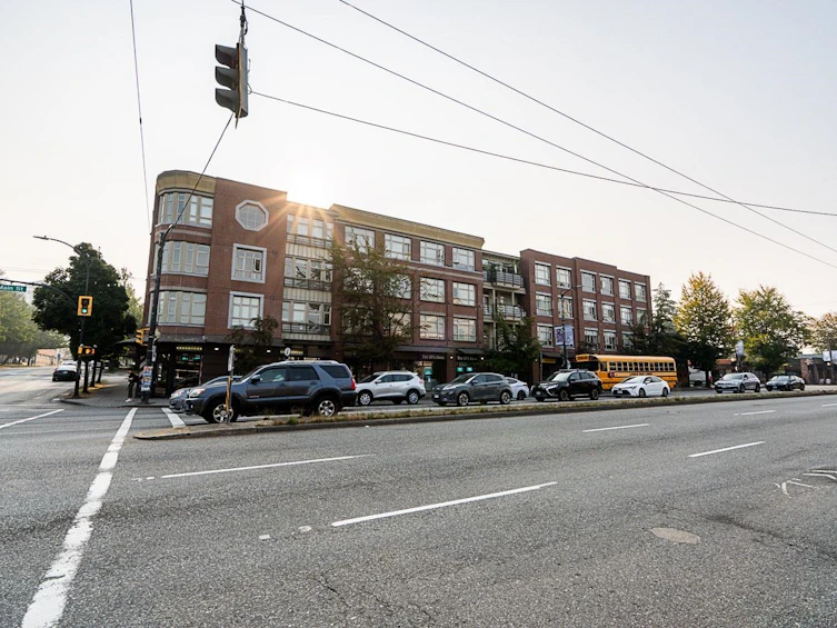 303-2828 Main Street, Vancouver, BC, V5T 3G2 - 2