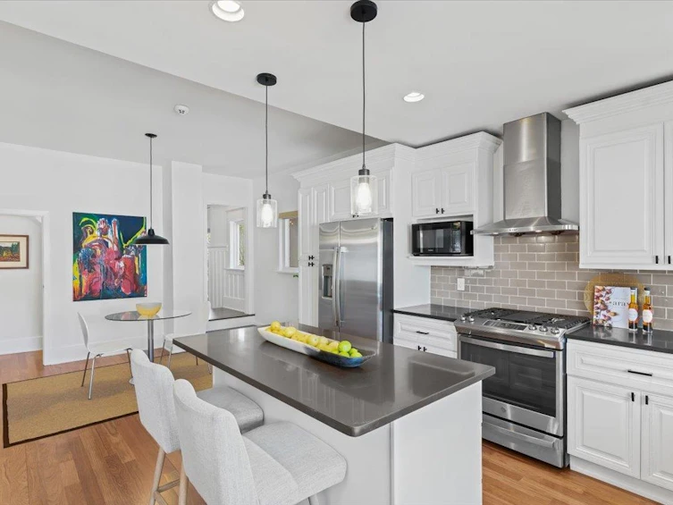 2755 W 42nd Avenue, Vancouver, BC, V6N 3G4 - 11