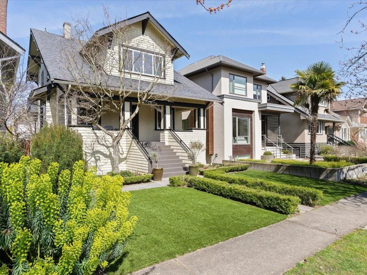 2755 W 42nd Avenue, Vancouver, BC, V6N 3G4 - 2