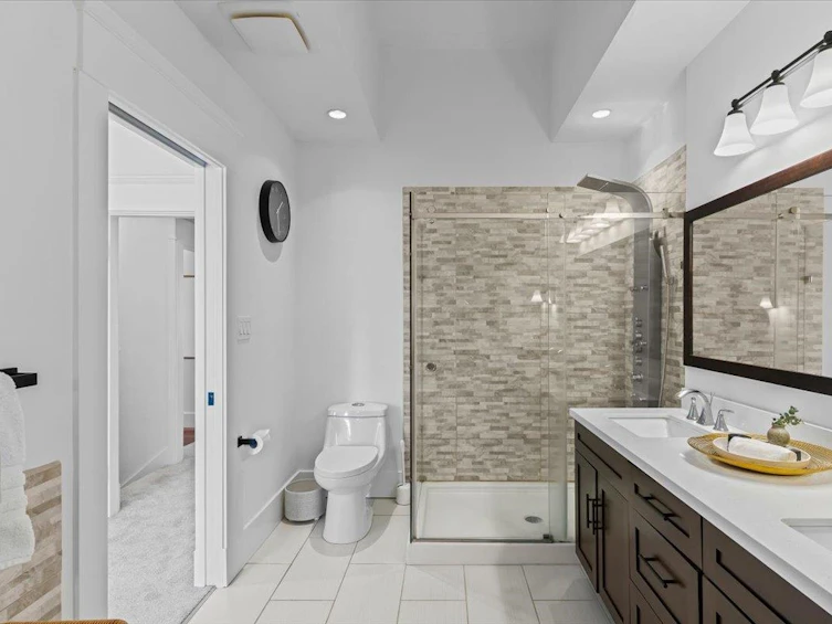 2755 W 42nd Avenue, Vancouver, BC, V6N 3G4 - 18