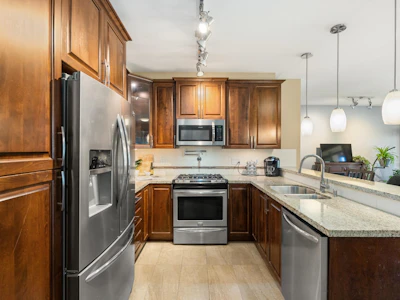 132-2860 Trethewey Street - 3