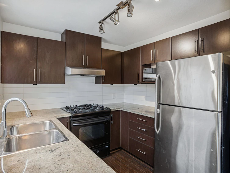 206-700 Klahanie Drive, Port Moody, BC, V3H 5L3 - 12