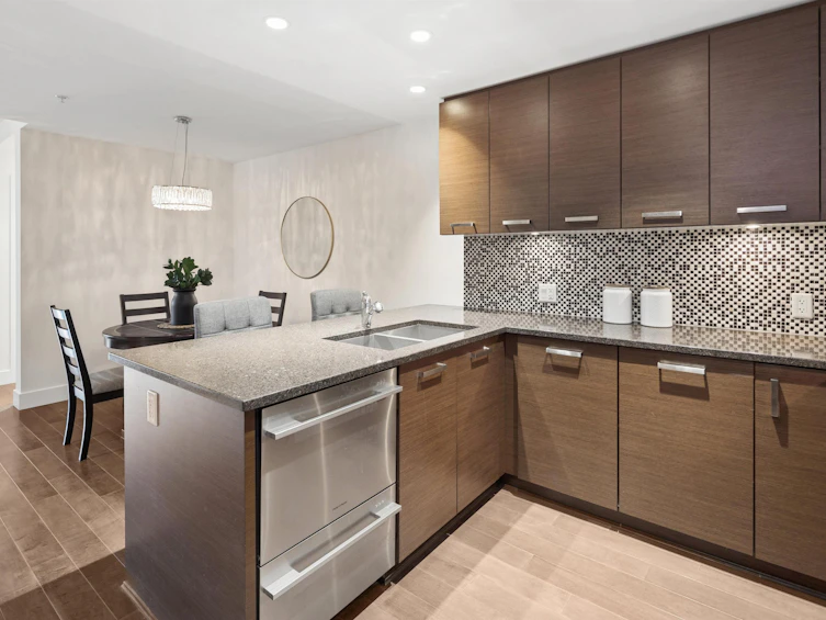 406-210 W 13 Street, North Vancouver, BC, V7M 1N7 - 10