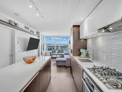 1007-5233 Gilbert Road - 5