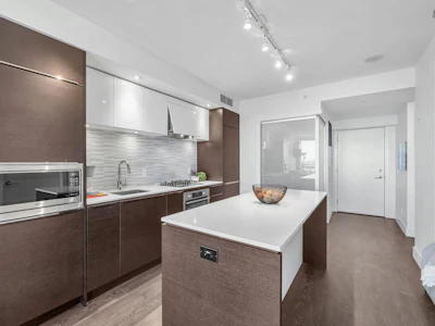 1007-5233 Gilbert Road - 3