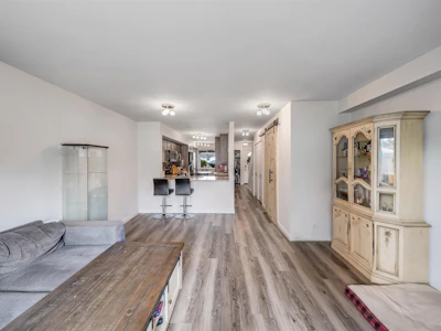 35-22411 124 Avenue - 5