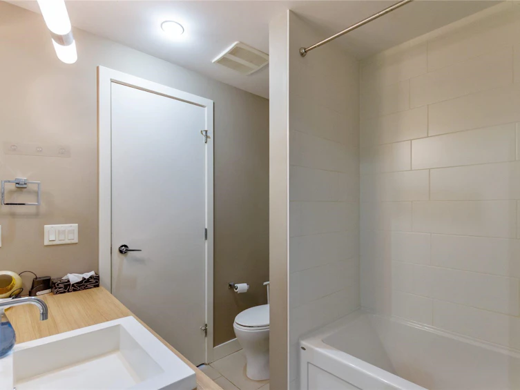 101-9150 University High Street, Burnaby, BC, V5A 0C5 - 18
