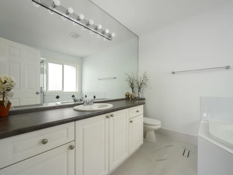 19441 66 Avenue, Surrey, BC, V4N 0C3 - 21