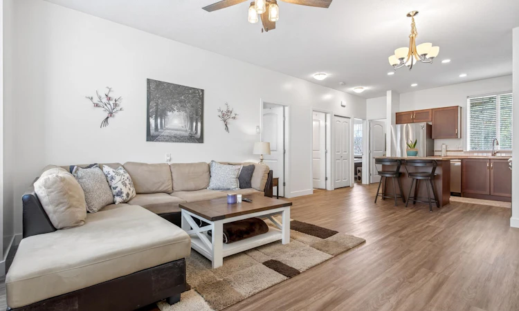 22-32501 Fraser Crescent