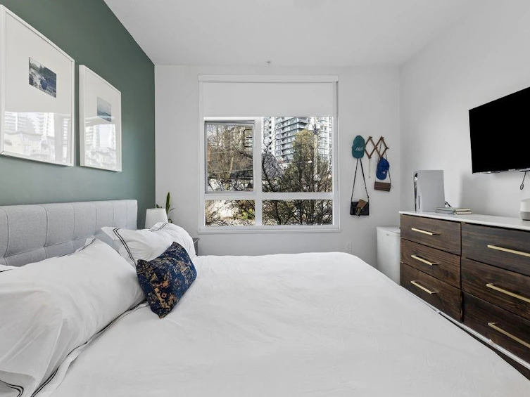 207-217 W 8th Street, North Vancouver, BC, V7M 0C2 - 18