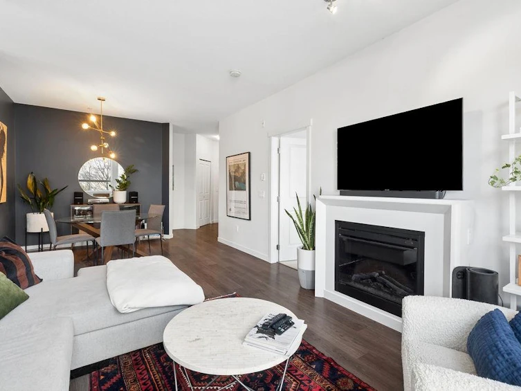 207-217 W 8th Street, North Vancouver, BC, V7M 0C2 - 5
