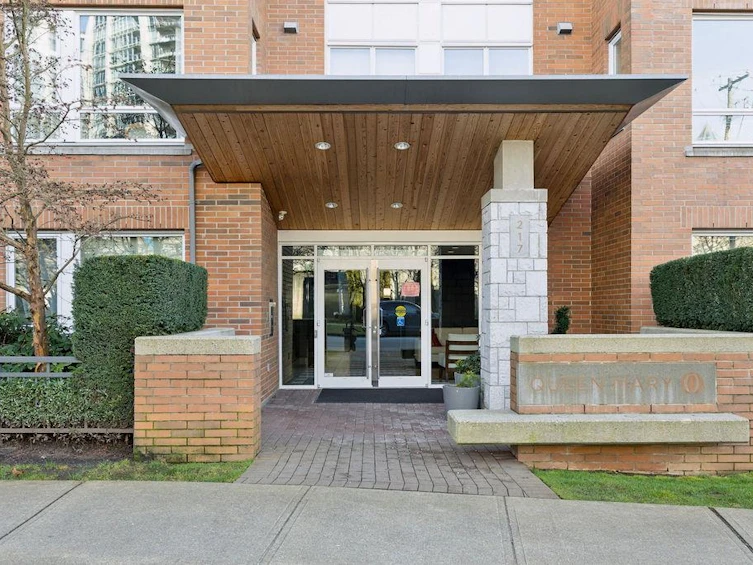 207-217 W 8th Street, North Vancouver, BC, V7M 0C2 - 26