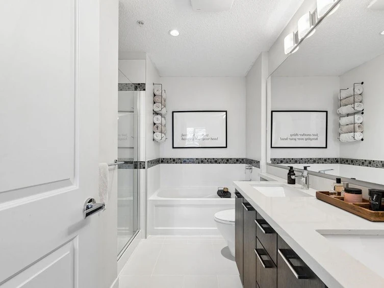 207-217 W 8th Street, North Vancouver, BC, V7M 0C2 - 20
