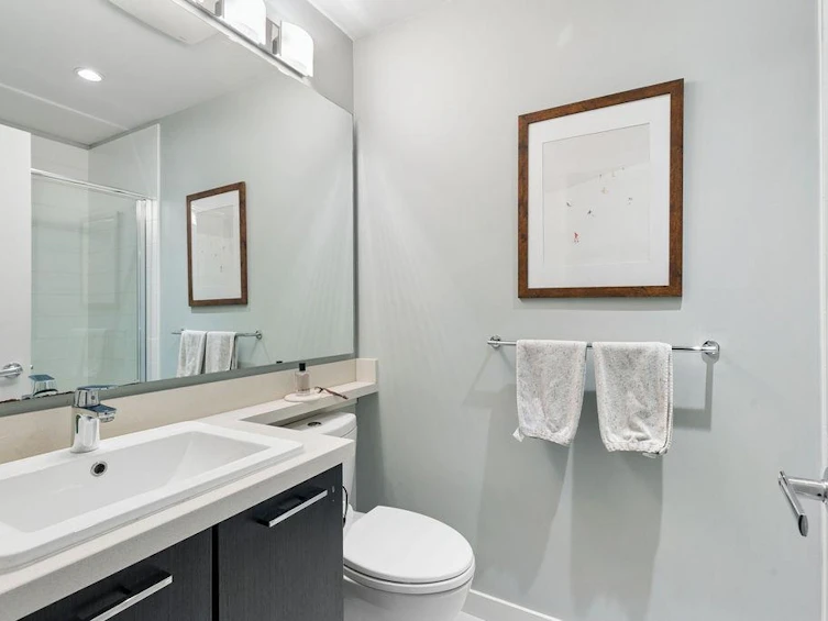 207-217 W 8th Street, North Vancouver, BC, V7M 0C2 - 24