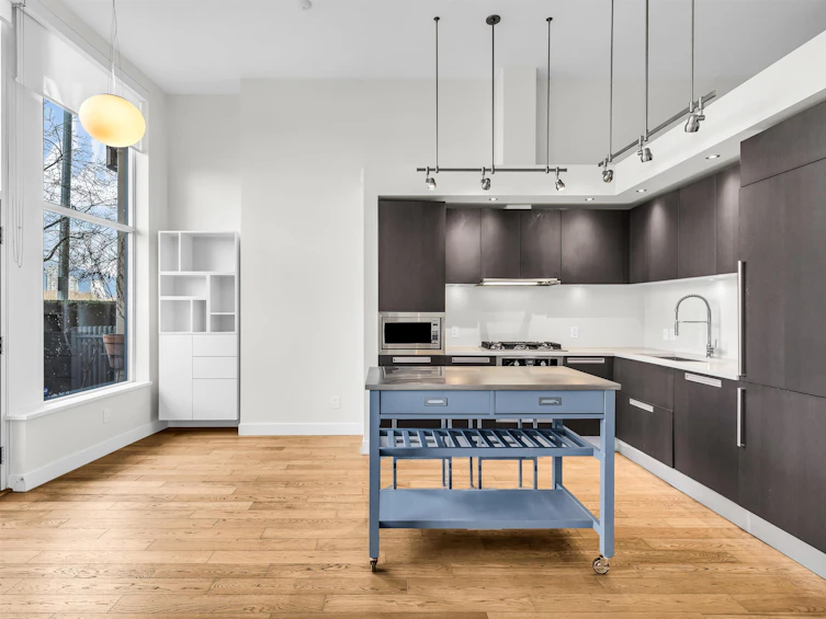 296 W 1st Avenue, Vancouver, BC, V5Y 3T2 - 10
