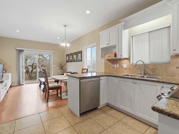 4553 Ellerton Court, Burnaby, BC, V5H 1E1 - 11