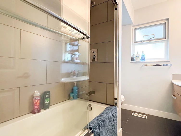 56 Warwick Avenue, Burnaby, BC, V5B 3X3 - 18