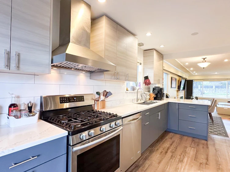 56 Warwick Avenue, Burnaby, BC, V5B 3X3 - 2