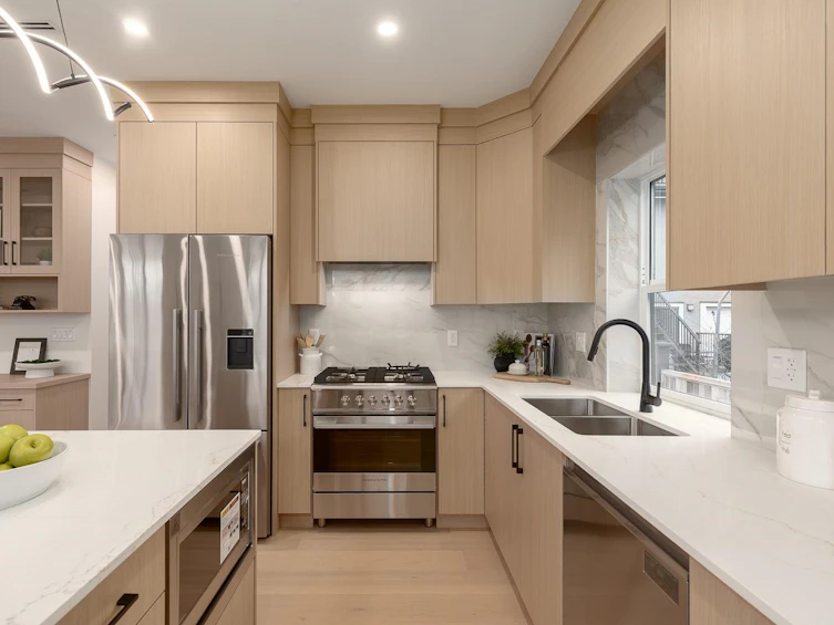 2-3506 E Pender Street, Vancouver, BC, V5K 2E3 - 8