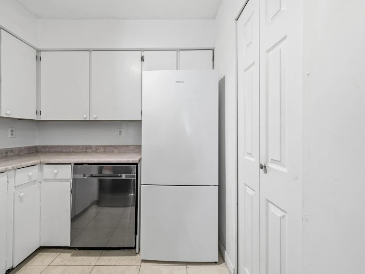 105-932 Robinson Street, Coquitlam, BC, V3J 7R8 - 9