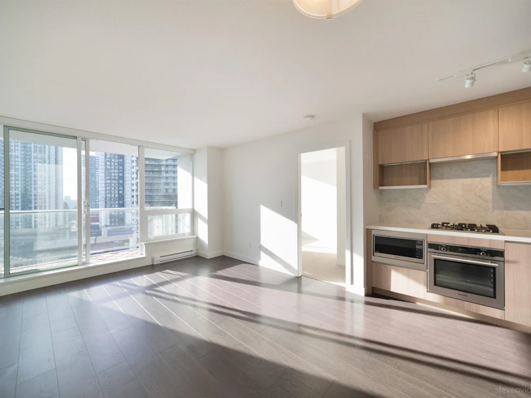 1605-13696 100 Avenue, Surrey, BC, V3T 0L5