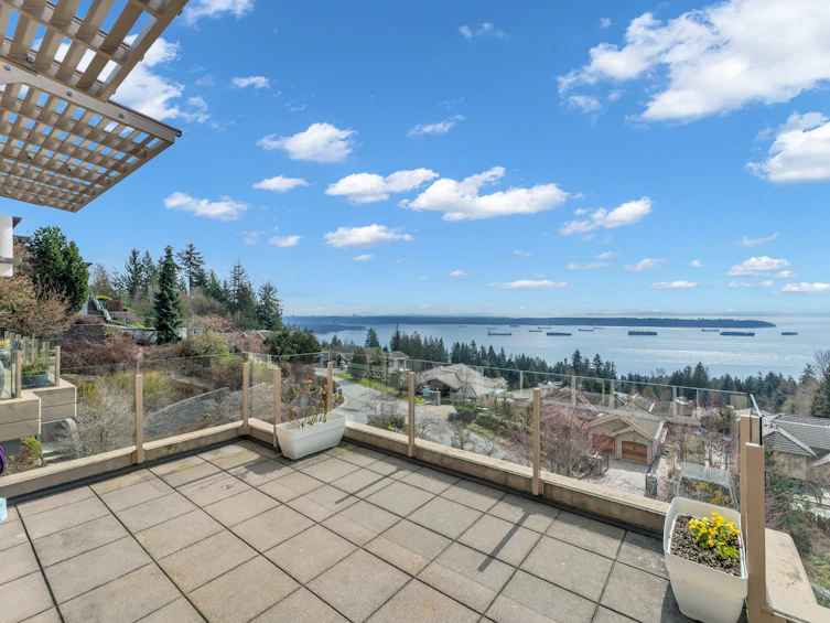 102-2575 Garden Court, West Vancouver, BC, V7S 0A2 - 11