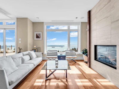 102-2575 Garden Court - 3