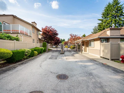 128-14861 98 Avenue - 3