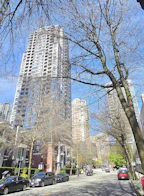1502 909 Mainland Street