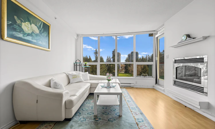 1102-1148 Heffley Crescent