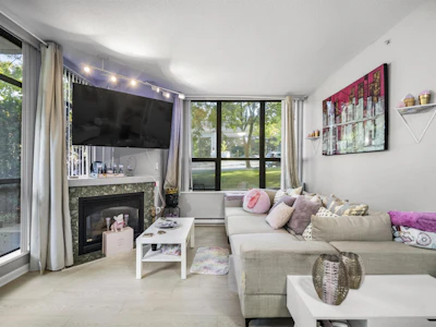 101-10899 University Drive - 2