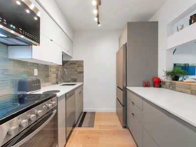 208-2119 Bellevue Avenue - 5