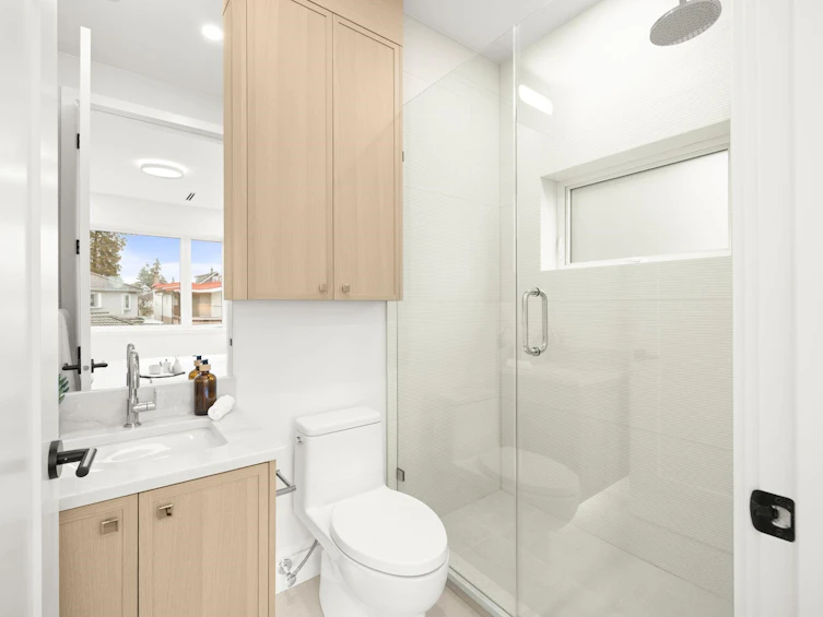 2965 Glen Drive, Vancouver, BC, V5T 2P1 - 20