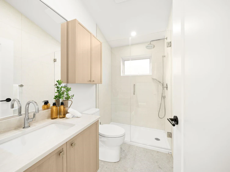 2965 Glen Drive, Vancouver, BC, V5T 2P1 - 25