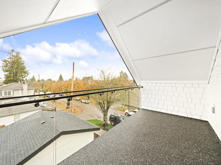 2965 Glen Drive, Vancouver, BC, V5T 2P1 - 30