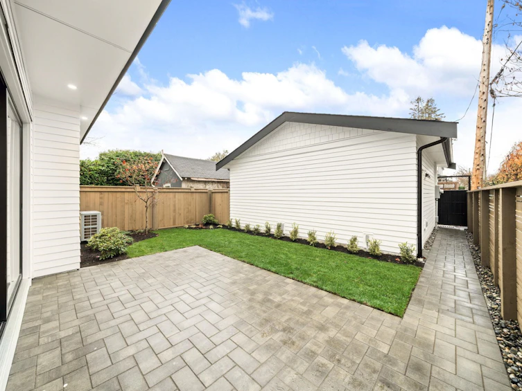 2965 Glen Drive, Vancouver, BC, V5T 2P1 - 31