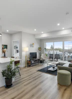 506 6285 King George Boulevard