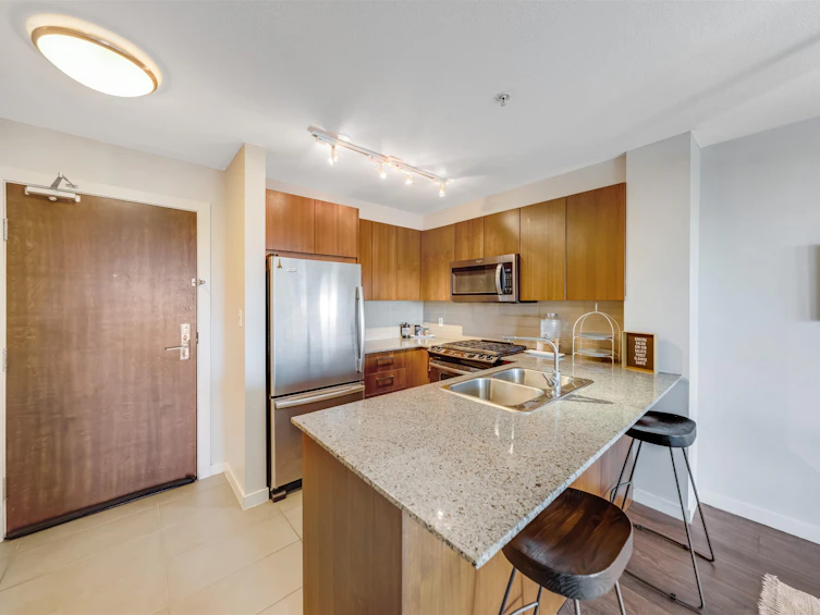 303-5889 Irmin Street, Burnaby, BC, V5J 0C1 - 7