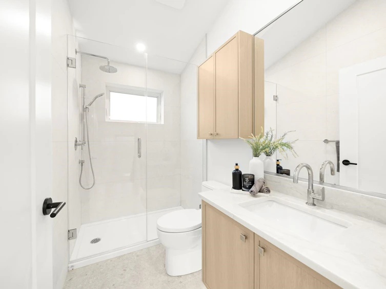 1095 E 14th Avenue, Vancouver, BC, V5T 2P1 - 28