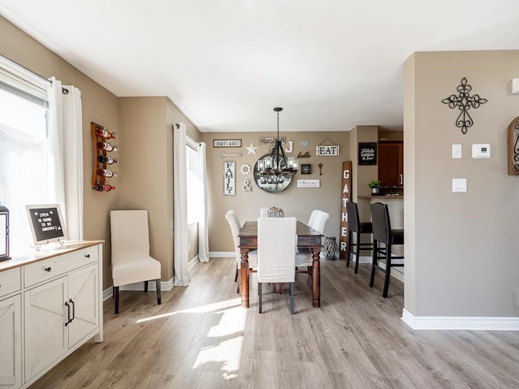 16-46321 Cessna Drive, Chilliwack, BC, V2P 1A7 - 16