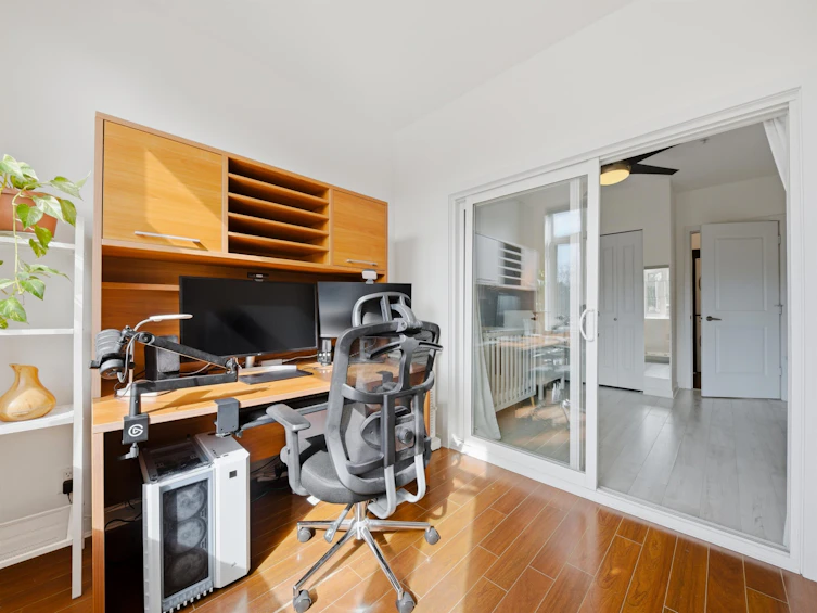 302-4479 W 10th Avenue, Vancouver, BC, V6R 2H8 - 13