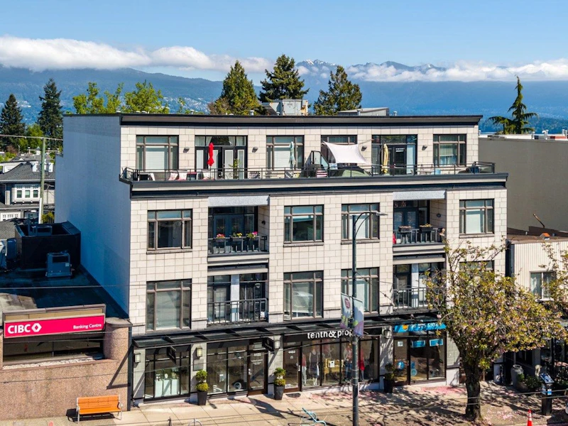 302 - 4479 W 10th Avenue, Vancouver BC V6R 2H8