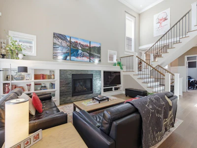2574 163 Street - 4