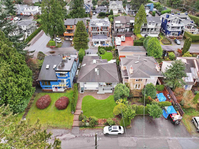 6422 Douglas Street, West Vancouver, BC, V7W 2G2 - 2